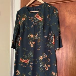 Banana Republic navy floral shift, size 4